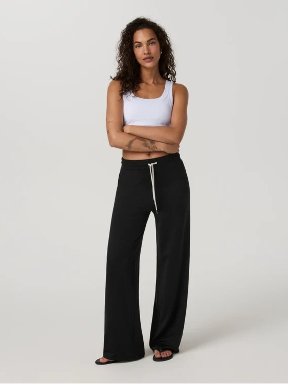Vuori Halo Essential Wide Leg Pant